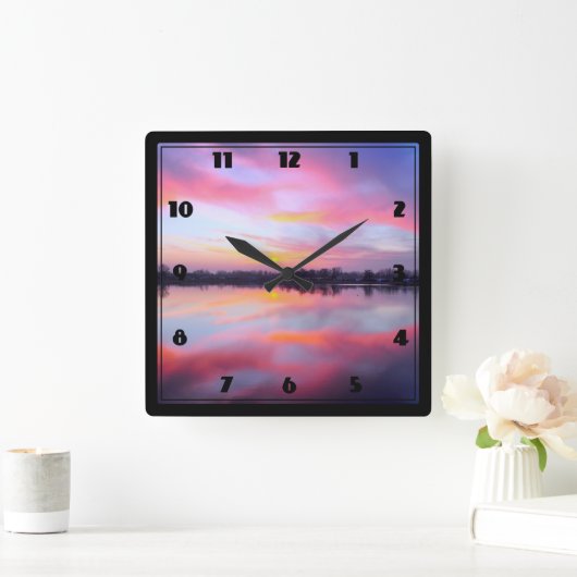 Schilderachtig roze landschap vierkante klok (Huis)