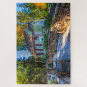 Schilderachtig rustiek huisje tuin bank bossen legpuzzel (Verticaal)