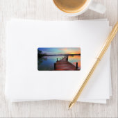 Schilderachtig Sunrise Lake Jetty Pier Etiket (Insitu)