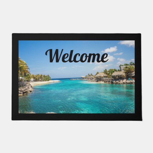 Schilderachtig tropisch strand met rieten hutten W Deurmat (Voorkant)