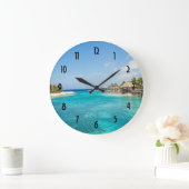 Schilderachtig Tropisch strand met Thatched Huts F Grote Klok (Huis)