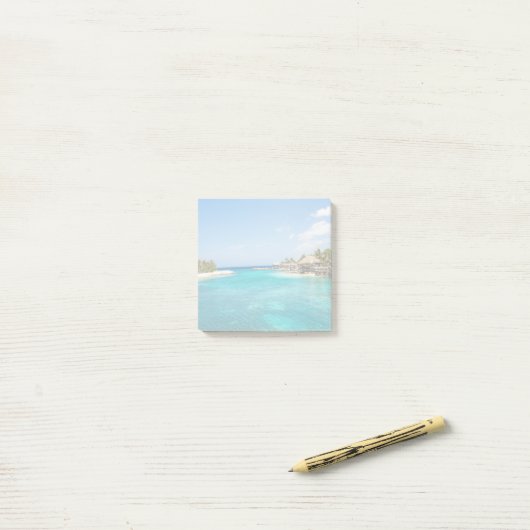 Schilderachtig Tropisch strand met Thatched Huts F Post-it® Notes (Op bureau)