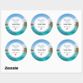 Schilderachtig Tropisch strand met Thatched Huts K Ronde Sticker (Vel)