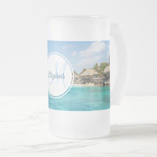 Schilderachtig Tropisch strand met Thatched Huts M Matglas Bierpul (Voorkant rechts)