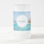 Schilderachtig Tropisch strand met Thatched Huts M Matglas Bierpul (Center)