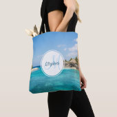 Schilderachtig Tropisch strand met Thatched Huts M Tote Bag (Dichtbij)