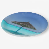 Schilderachtig Tropisch strand met Thatched Umbrel Papieren Bordje (Gekanteld)