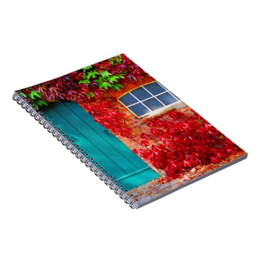 Schilderachtig Turquoise-deur met levendige herfst Notitieboek (Rechterzijde)