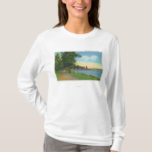Schilderachtig Uitzicht langs het meer T-shirt