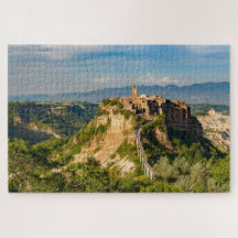 Schilderachtig uitzicht van Civita di Bagnoregio J