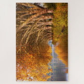 Schilderachtig uitzicht van de herfstgolden bomen legpuzzel (Verticaal)