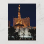 Schilderachtig Vegas Briefkaart<br><div class="desc">De beroemde choreografeerde fontein op de Vegas Strip met de Eiffeltoren op de achtergrond. Fotografie van mijn man Benjamin Padgett. Meer van zijn werk vindt u op www.MajesticExposures.com.</div>