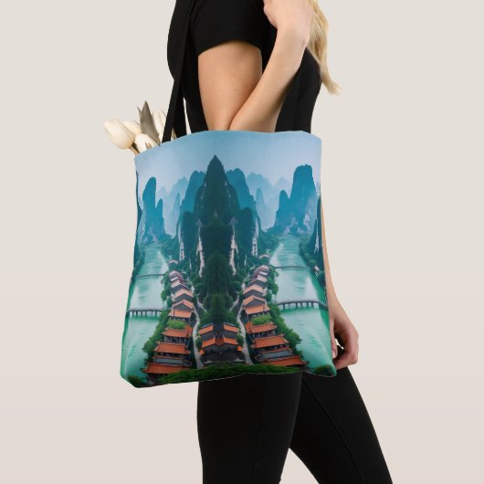 Schilderachtig wandeling - Emerald River & Mountai Tote Bag (Dichtbij)