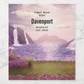 Schilderachtig watervallen door een meer-wijnberei wijn etiket (Enkel label)