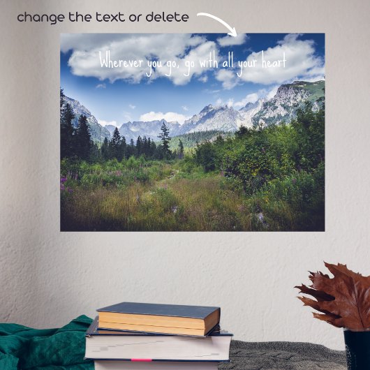 Schilderachtig zomerberglandschap met een weide poster