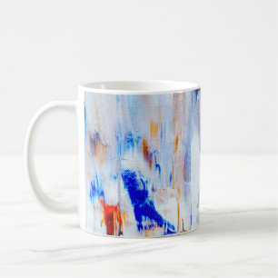 Schilderen met bruine en blauwe vloeistof koffiemok