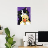 Schilderen met scared Tuxedo Cat en Cudly Duck Poster (Thuiskantoor)