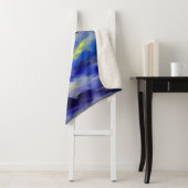 Schilderen van donkerblauwe zeeen golven onder de sherpa deken (In situ)