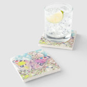 Schilderen van een roze vlinder op gekleurde bloem stenen onderzetter (Zijkant)