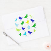 Schilderen van gekleurde vogels door Chariklia Zar Ronde Sticker (Envelop)