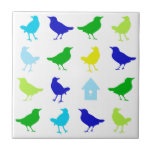 Schilderen van gekleurde vogels door Chariklia Zar Tegeltje<br><div class="desc">Vul de speelkamer van je kind in met dit schilderij van gekleurde vogels van Chariklia Zarris. Groene,  blauwe en gele sprong van de druk. Je wacht alleen op deze vogels om hun vleugels te verspreiden. Geef je een kopie voordat ze wegvliegen.</div>