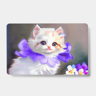 Schilderij van witte kat met paarse bloemenhalsban badge