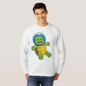 Schildpad als astronaut met glazen bal t-shirt (Voorkant volledig)