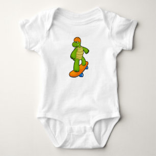 Schildpad als skateboarder met skateboard en helm romper