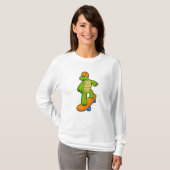 Schildpad als skateboarder met skateboard en helm t-shirt (Voorkant volledig)