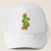 Schildpad als skateboarder met skateboard en helm trucker pet (Voorkant)