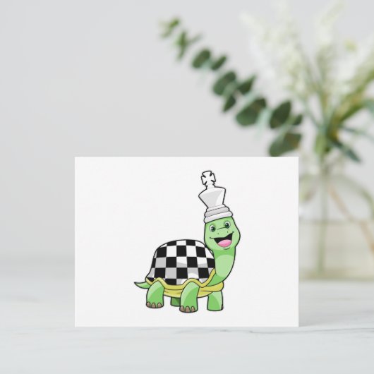 Schildpad bij schaken met schaakbord en koning briefkaart (Staand voorkant)