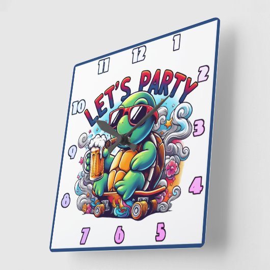 Schildpad drink op een skateboard! vierkante klok (Hoek)