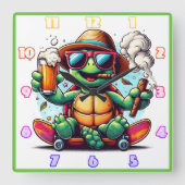 Schildpad geniet van drinken en sigaren! vierkante klok (Voorkant)