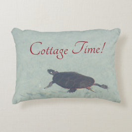 Schildpad met blauw water accent kussen