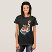 Schildpad rijdt op koi vis t-shirt (Voorkant volledig)