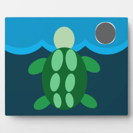 schildpad zwemt om middernacht. fotoplaat