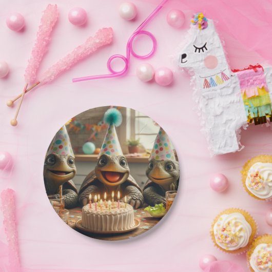 Schildpadden vieren hun verjaardag met taart en pe papieren bordje (Feest)