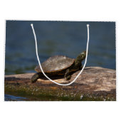 Schildschildpad op een logboek groot cadeauzakje (Achterkant)