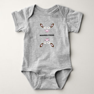 Schimmelkoe met de naam Mooja "Wonder Twins" Romper