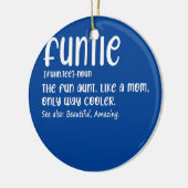 Schimmels definiëren de vlinder als een moeder. keramisch ornament (Links)