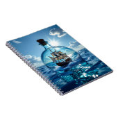 Schip in een fles drijvend op de oceaan notitieboek (Rechterzijde)