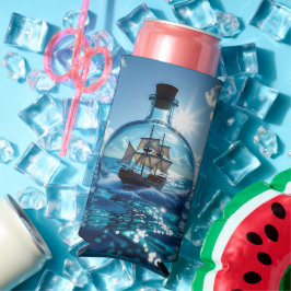 Schip in een fles drijvend op de oceaan seltzer blikjeskoeler