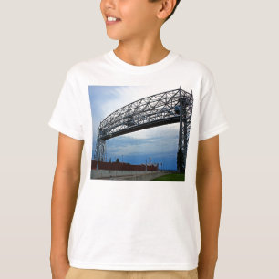 Schip onder de Lift Bridge T-shirt
