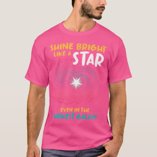 Schitter straal als een ster zelfs in het donkerst t-shirt
