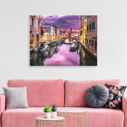 Schitterend kanaal met gebouwen en hoeken canvas afdruk (Insitu (Woonkamer))