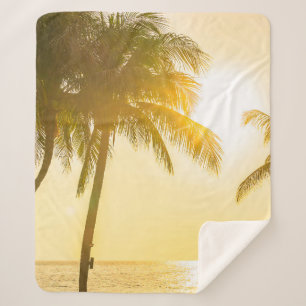 Schitterend landschap van de zee oceaan met silhou sherpa deken