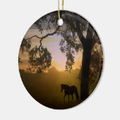 Schitterend paard in zonlicht/eikenboom-ornament keramisch ornament (Links)
