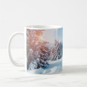 Schitterend winterlandschap in de natuur, verbluff koffiemok