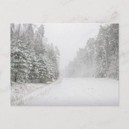 Schitterend winterlandschap met sneeuwweg feestdagenkaart