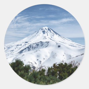 Schitterend winterlandschap, sneeuwkapje ronde sticker